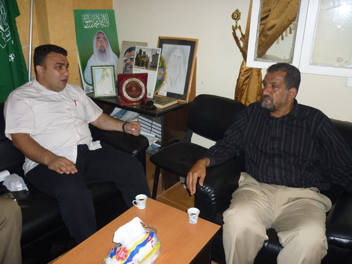 مسؤول حركة حماس في الجنوب يستقبل المدير التنفيذي لـ (راصد) في عين الحلوة